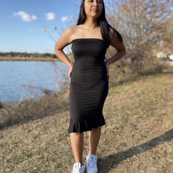 Black Ruffle Tube Dress - Picture 2 of 2